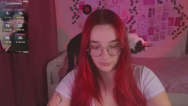 CookyDaisy online show from October 24, 2025, 2:13 pm