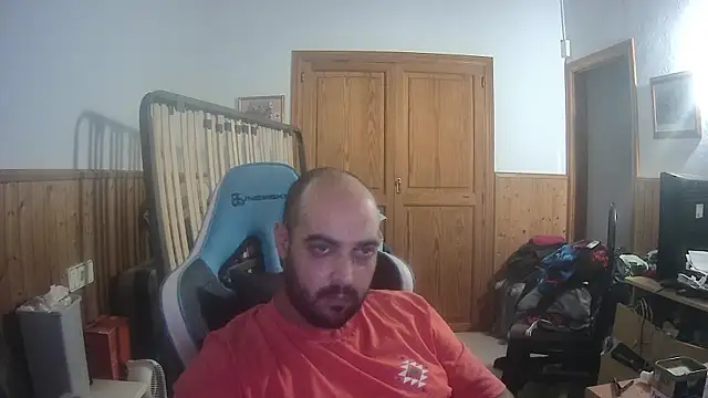 chicomallorca96 online show from September 9, 2025, 3:55 pm