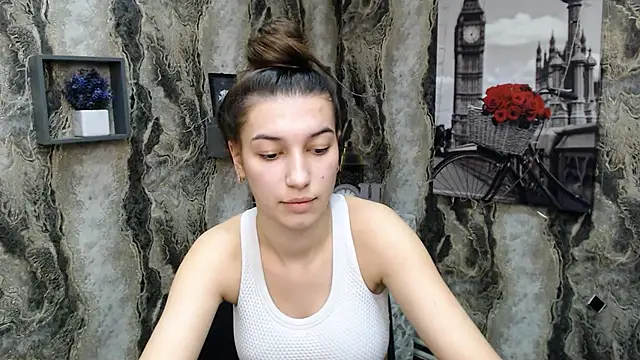 KarolinaRosse  online show from February 3, 2025, 12:57 pm