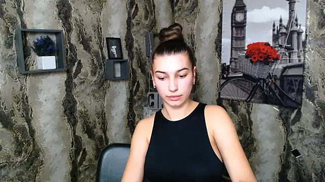 KarolinaRosse  online show from February 10, 2025, 12:50 pm