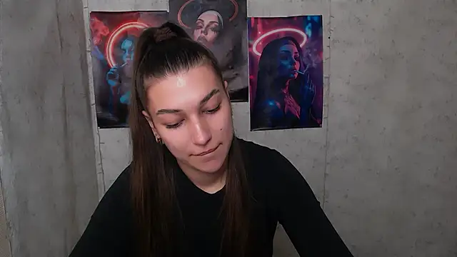 KarolinaRosse  online show from November 25, 2025, 6:35 am