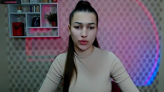 KarolinaRosse  online show from December 1, 2025, 6:51 am