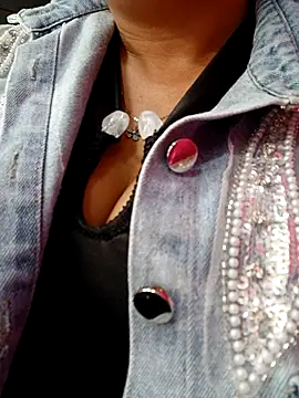 Snapshot of VIOLETA-25_ chatting on March 22, 2025, 9:42 pm VIOLETA-25 online show from March 22, 2025, 9:42 pm