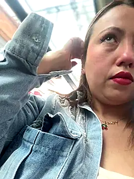 Snapshot of VIOLETA-25_ chatting on November 26, 2025, 3:13 pm VIOLETA-25 online show from November 26, 2025, 3:13 pm