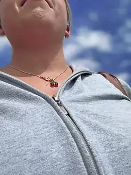 Snapshot of VIOLETA-25_ chatting on January 8, 2026, 3:03 pm VIOLETA-25 online show from January 8, 2026, 3:03 pm