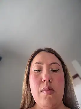 Snapshot of VIOLETA-25_ chatting on February 24, 2026, 3:10 pm VIOLETA-25 online show from February 24, 2026, 3:10 pm