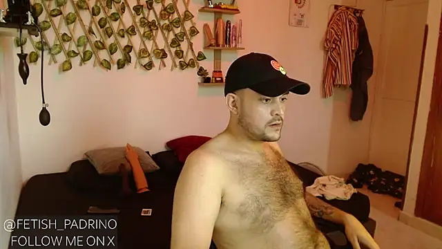 Snapshot of fetish_padrino chatting on January 18, 2025, 9:13 am fetish padrino online show from January 18, 2025, 9:13 am