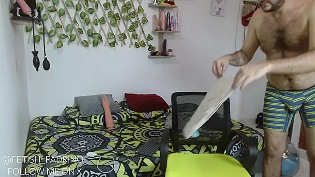 Snapshot of fetish_padrino chatting on January 30, 2025, 8:53 pm fetish padrino online show from January 30, 2025, 8:53 pm