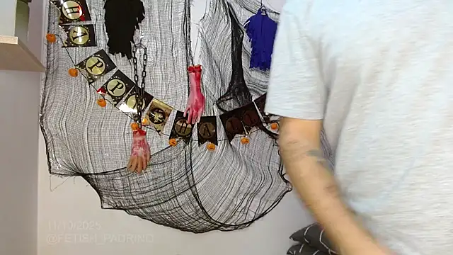 Snapshot of fetish_padrino chatting on October 11, 2025, 6:39 pm fetish padrino online show from October 11, 2025, 6:39 pm