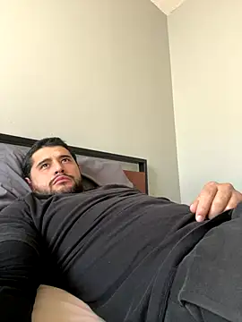 LATINMOBB online show from December 5, 2024, 8:00 pm