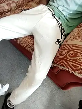 Snapshot of mehdi-l7away chatting on May 13, 2026, 2:25 pm mehdi-l7away online show from May 13, 2026, 2:25 pm