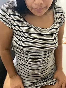 steisy325 online show from December 16, 2024, 4:02 am