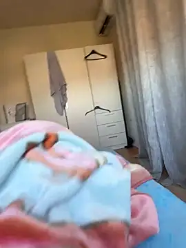 jessieandjames29 online show from March 20, 2025, 7:25 am