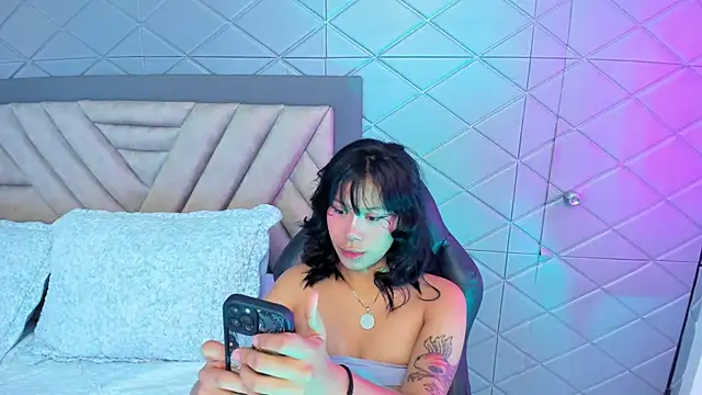 Snapshot of AikoLee_ chatting on October 11, 2025, 4:12 am AikoLee online show from October 11, 2025, 4:12 am