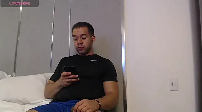 Snapshot of FaustoCock chatting on December 28, 2024, 4:08 am FaustoCock online show from December 28, 2024, 4:08 am