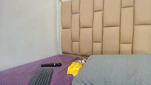 Amy wats0n online show from February 5, 2025, 10:12 pm