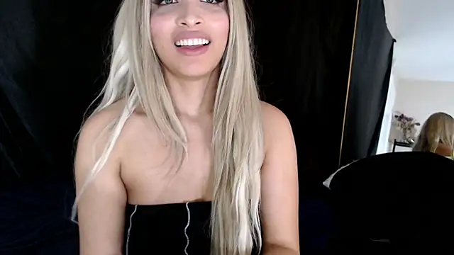 liadivina online show from February 17, 2025, 3:20 pm