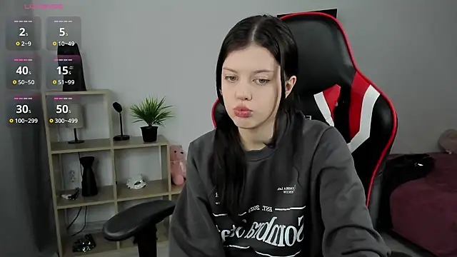 Este Glen online show from December 6, 2024, 12:56 am