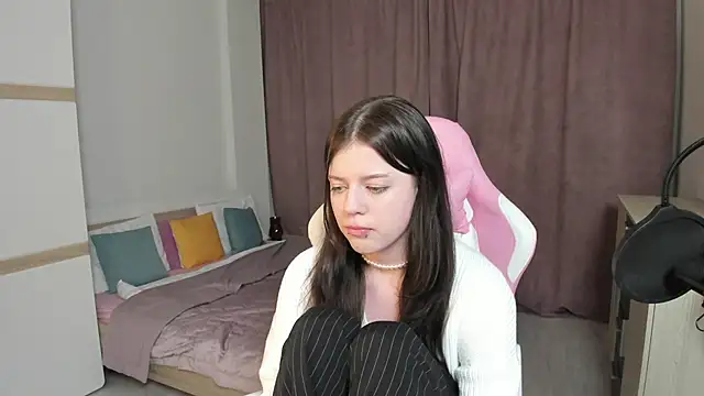 Este Glen online show from December 30, 2024, 1:04 am