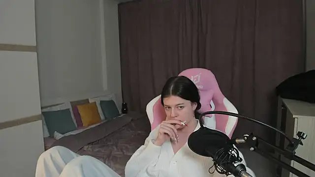 Este Glen online show from December 31, 2024, 3:55 am