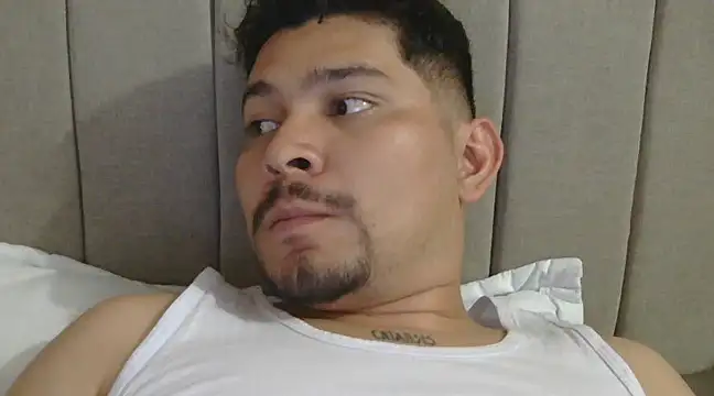 Snapshot of evoscenteno chatting on December 21, 2024, 6:09 am evoscenteno online show from December 21, 2024, 6:09 am