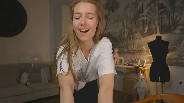 solar bella online show from January 4, 2025, 5:05 pm