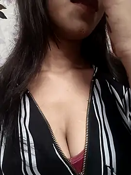 Snapshot of Cute-Love-Angel chatting on January 29, 2025, 9:55 am Cute-Love-Angel online show from January 29, 2025, 9:55 am