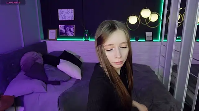 OliviaGentle online show from February 4, 2025, 1:13 am