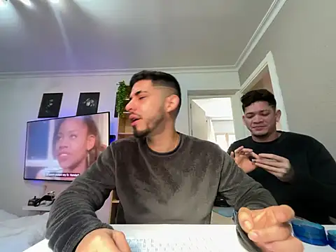 Chicos defiesta online show from January 15, 2025, 10:27 am