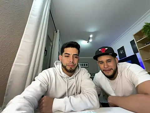 Chicos defiesta online show from March 14, 2025, 9:10 pm