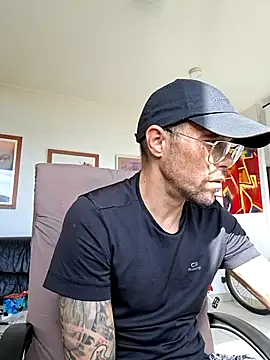 mileflav0r online show from May 3, 2026, 7:58 am