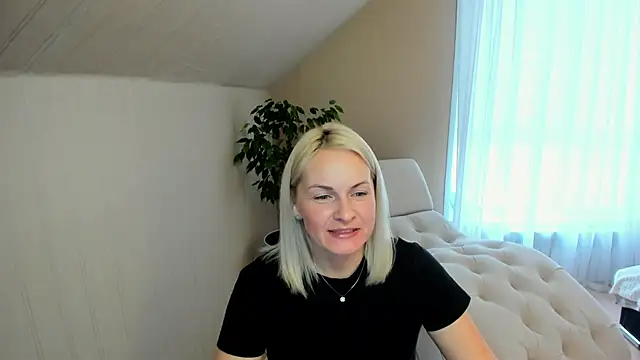 Snapshot of Alicee_Gracee chatting on December 16, 2024, 9:46 am Alicee Gracee online show from December 16, 2024, 9:46 am