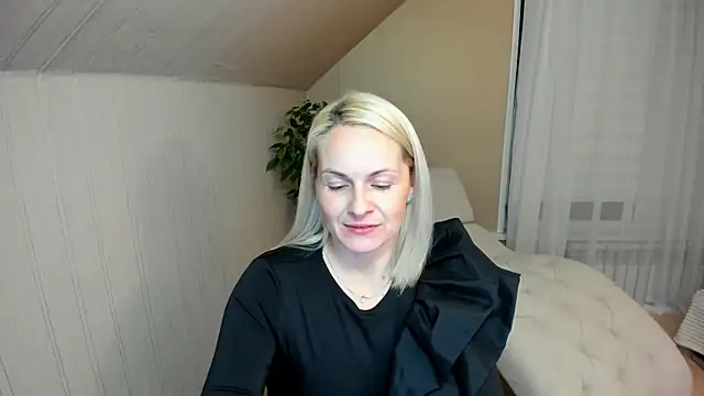 Snapshot of Alicee_Gracee chatting on December 24, 2024, 7:00 pm Alicee Gracee online show from December 24, 2024, 7:00 pm