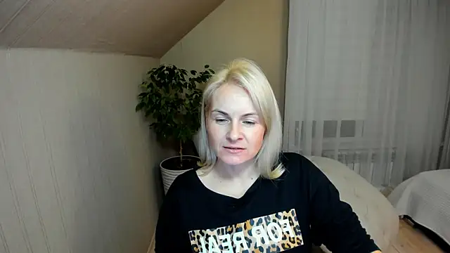 Snapshot of Alicee_Gracee chatting on January 3, 2025, 6:14 pm Alicee Gracee online show from January 3, 2025, 6:14 pm