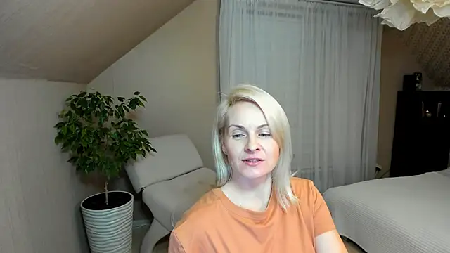 Snapshot of Alicee_Gracee chatting on January 10, 2025, 7:21 pm Alicee Gracee online show from January 10, 2025, 7:21 pm