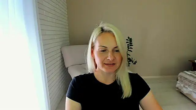 Snapshot of Alicee_Gracee chatting on September 23, 2025, 8:06 am Alicee Gracee online show from September 23, 2025, 8:06 am