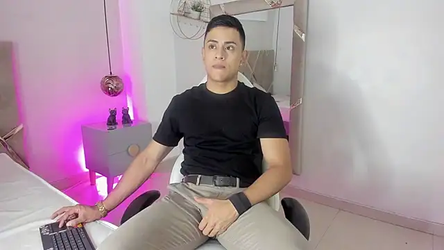 Lucii fer  online show from November 19, 2025, 11:43 am