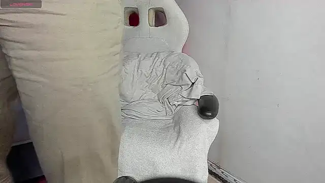 Lucii fer  online show from March 7, 2026, 11:29 am