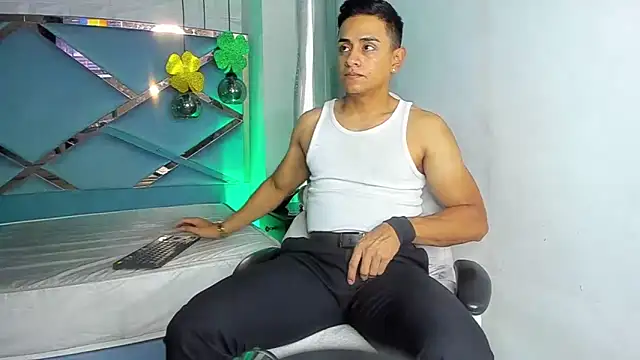 Lucii fer  online show from March 17, 2026, 1:36 pm