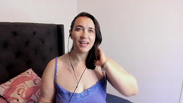 kyoakane online show from February 26, 2025, 2:59 am