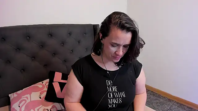 kyoakane online show from March 11, 2025, 6:53 am