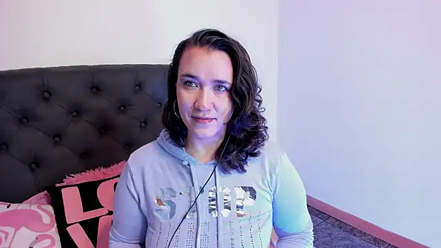 kyoakane online show from March 15, 2025, 3:40 am