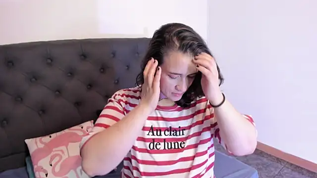 kyoakane online show from March 20, 2025, 8:31 am