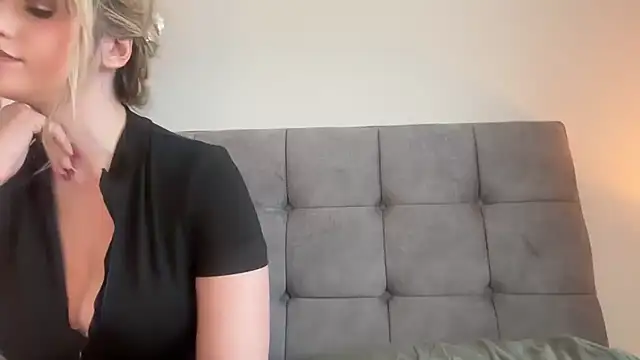 LustfulLuna  online show from March 7, 2026, 12:46 pm