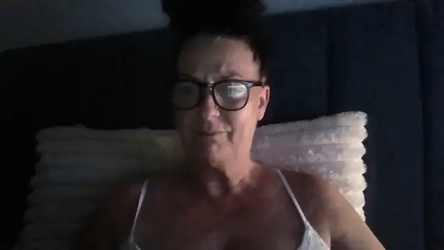 Snapshot of Tillieuk chatting on June 30, 2026, 9:05 pm Tillieuk online show from June 30, 2026, 9:05 pm