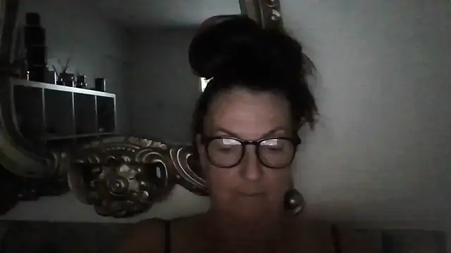 Snapshot of Tillieuk chatting on July 19, 2026, 9:51 pm Tillieuk online show from July 19, 2026, 9:51 pm