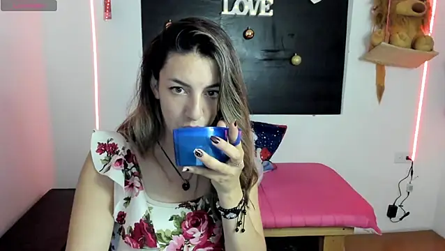 queen-natty online show from December 24, 2024, 4:22 am