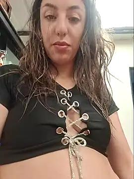 queen-natty online show from February 18, 2025, 4:05 pm