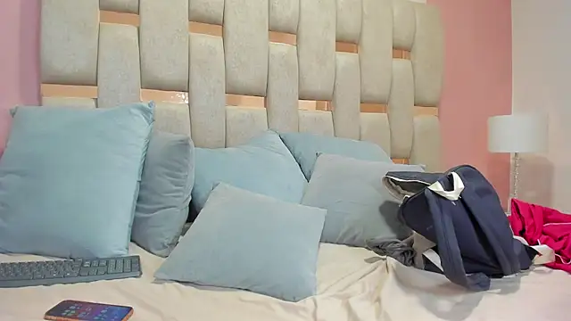 nicole fisherr online show from April 3, 2026, 5:49 am