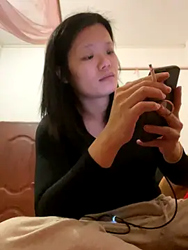 Bella0815 online show from December 1, 2025, 12:10 pm